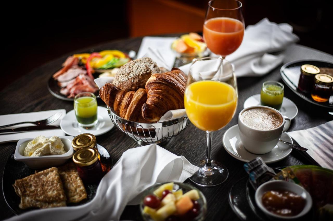 Cher Hotel & Spa Taksim Istanbul Exterior photo A breakfast at the Four Seasons Hotel, Istanbul