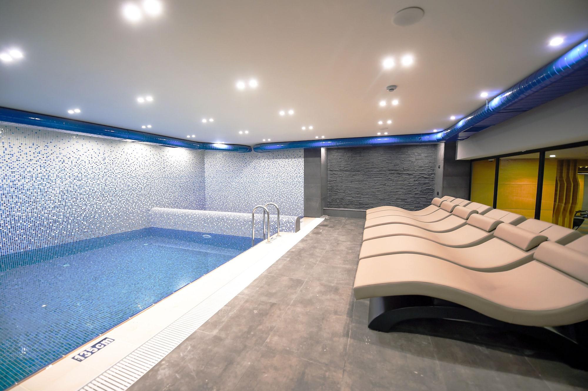 Cher Hotel & Spa Taksim Istanbul Exterior photo The spa at the hotel