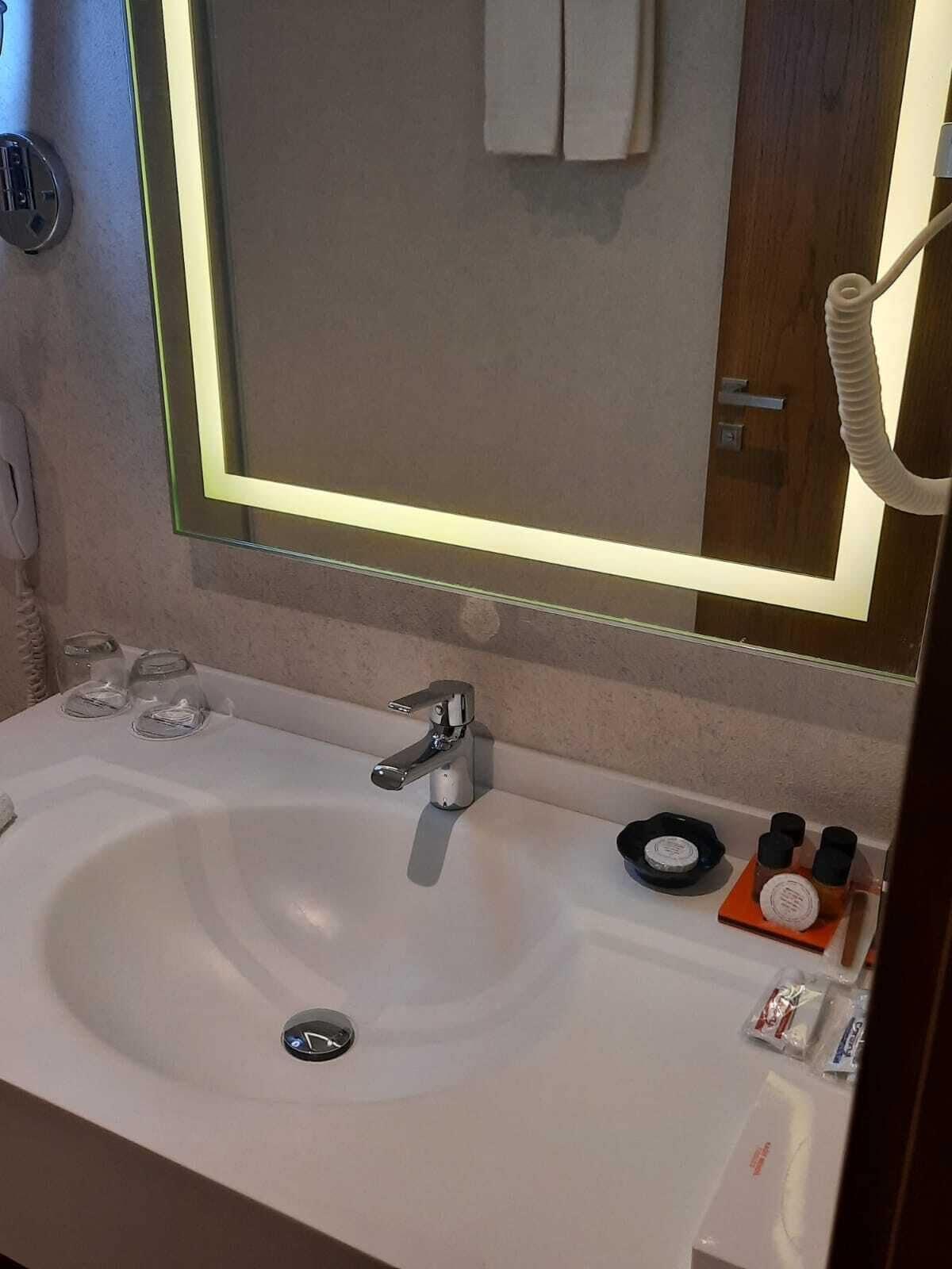 Cher Hotel & Spa Taksim Istanbul Exterior photo Bathroom amenities